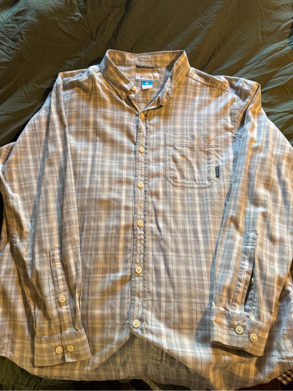 Columbia Men's Pale Blue & White Plaid Button-Down Shirt